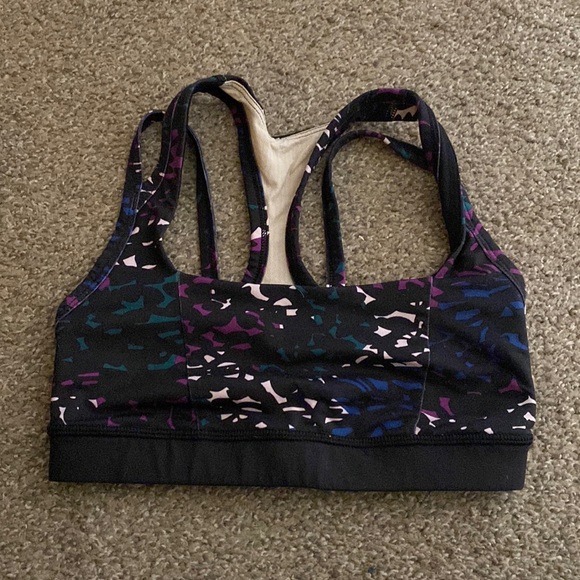 Size 4 lululemon sports bra - Picture 1 of 2